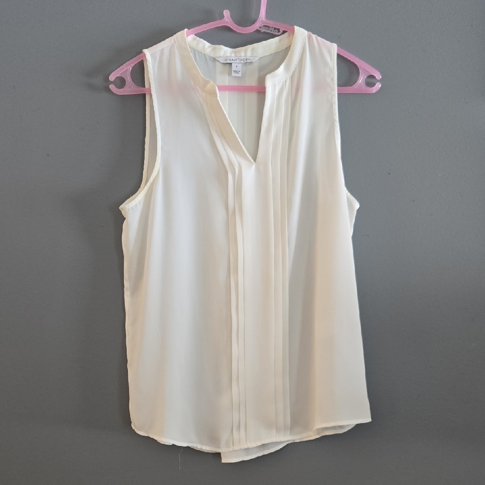 41 Hawthorn Elegant White Sleeveless Blouse